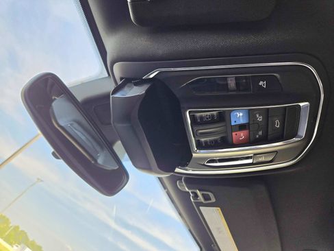 Used 2024 Jeep Grand Cherokee Altitude image 35