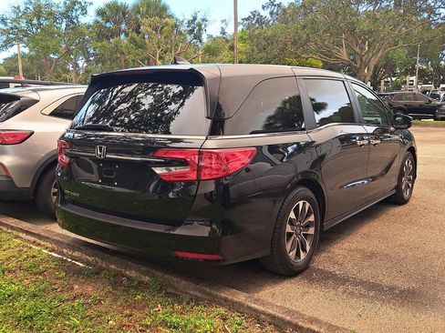 Used 2023 Honda Odyssey EX-L image 3