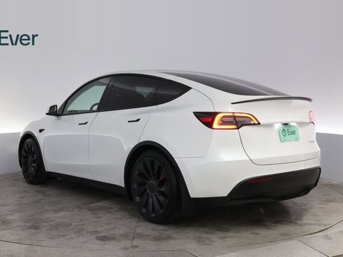 Used 2024 Tesla Model Y Performance AWD/4WD image 17
