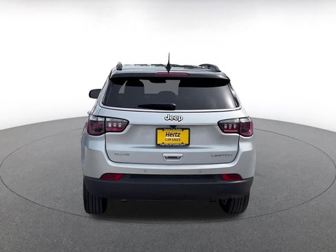 Used 2025 Jeep Compass Limited AWD/4WD image 12