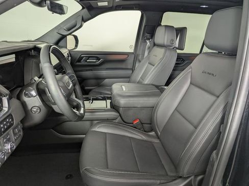 Used 2025 GMC Yukon Denali w/ Denali Reserve Package image 11