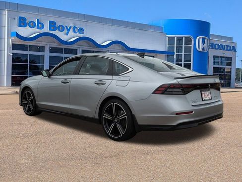 Used 2025 Honda Accord Sport image 7