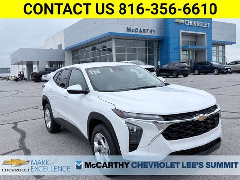 New 2026 Chevrolet Trax LS w/ LS Convenience Package FWD image 1