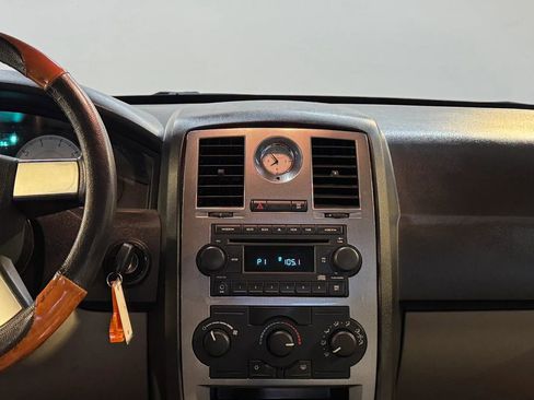 Used 2006 Chrysler 300 Touring image 23