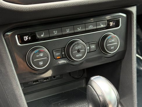 Used 2020 Volkswagen Tiguan SE R-Line AWD/4WD image 17