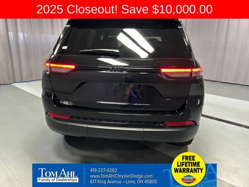 New 2025 Jeep Grand Cherokee Altitude image 6