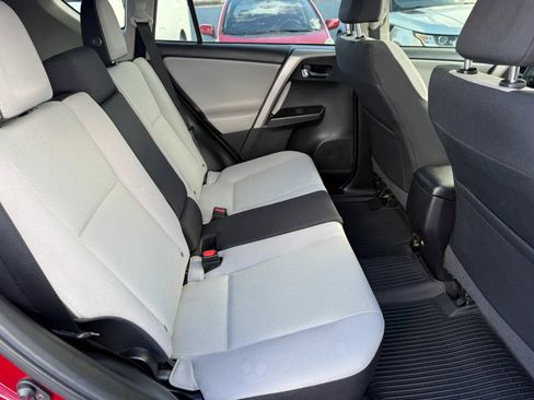 Used 2018 Toyota RAV4 XLE FWD image 21