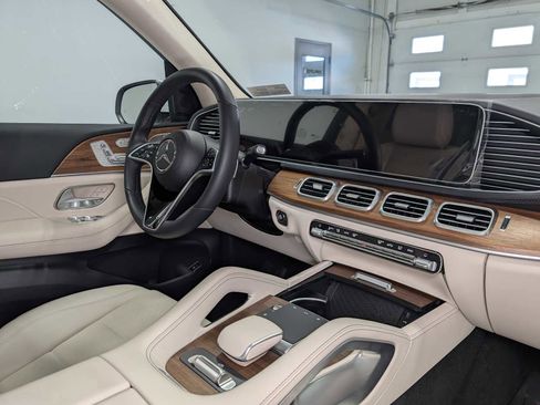 Certified 2026 Mercedes-Benz GLS 450 4MATIC image 41