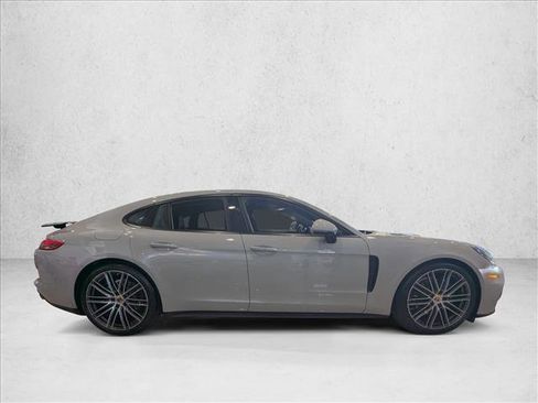 Used 2017 Porsche Panamera image 4