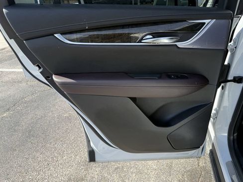 Used 2020 Cadillac XT6 Premium Luxury image 23