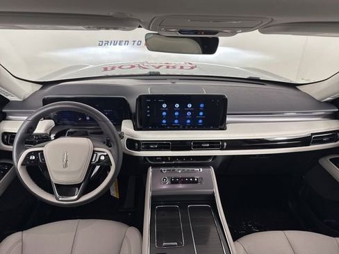 New 2025 Lincoln Aviator Premiere image 9