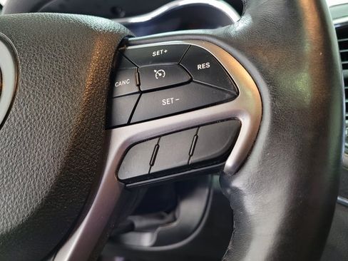 Used 2018 Jeep Grand Cherokee Limited image 34