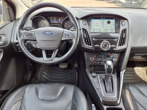 Used 2018 Ford Focus Titanium FWD image 6