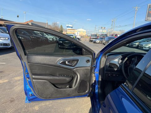 Used 2015 Chrysler 200 S FWD image 27
