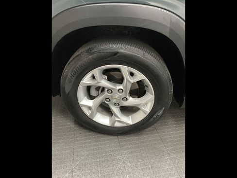 Used 2025 Chevrolet Trax LS w/ LS Convenience Package FWD image 34