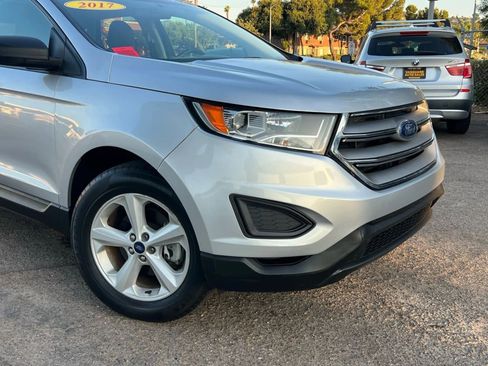 Used 2017 Ford Edge SE FWD image 3