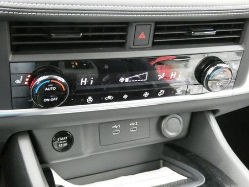 New 2026 Nissan Rogue SV AWD/4WD image 17