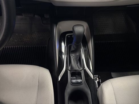 Used 2022 Toyota Corolla LE image 20