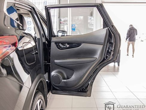 Used 2021 Nissan Rogue Sport SL w/ Premium Package AWD/4WD image 39