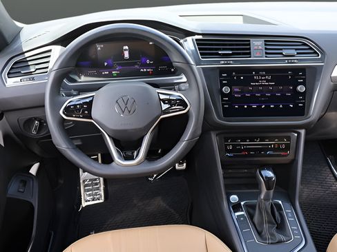 Certified 2024 Volkswagen Tiguan SE R-Line FWD image 14