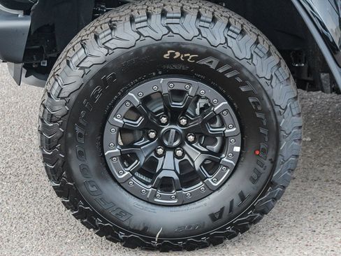 New 2025 Ford Bronco Raptor image 6