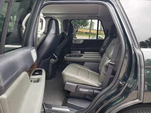 Used 2024 Lincoln Navigator Black Label AWD/4WD image 11