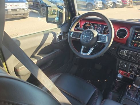 Used 2023 Jeep Gladiator Rubicon image 12