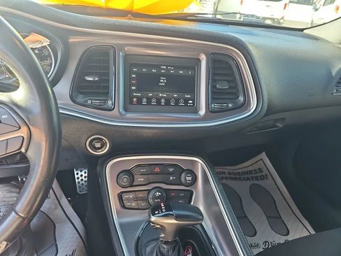 Used 2019 Dodge Challenger SXT image 17