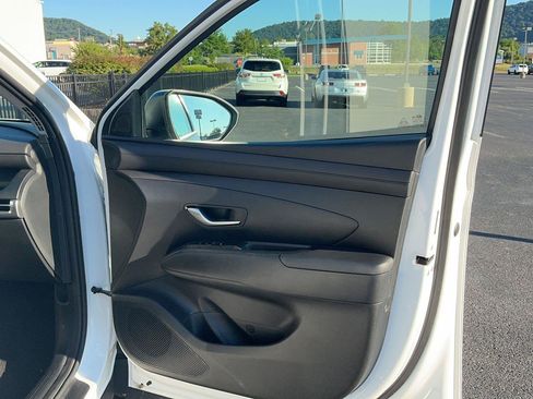 Used 2025 Hyundai Tucson SE AWD/4WD image 27