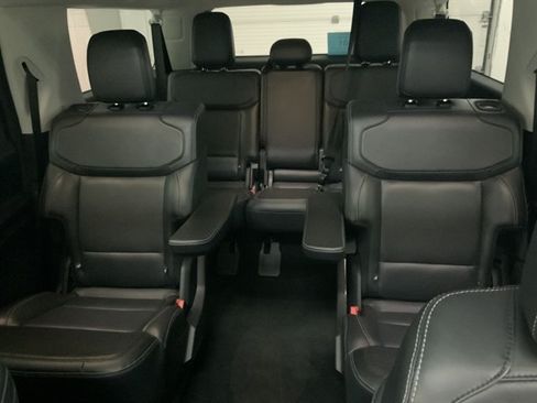 Used 2025 Ford Expedition Max Platinum AWD/4WD image 32