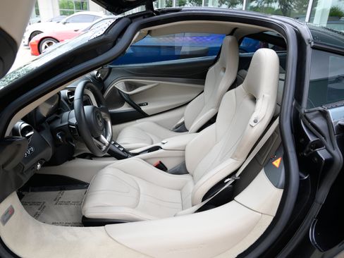 Used 2018 McLaren 720S Luxury RWD image 17