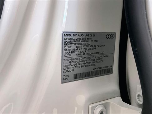 Used 2025 Audi SQ8 Prestige AWD/4WD image 31