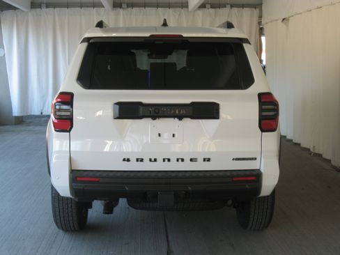 New 2025 Toyota 4Runner TRD Off-Road Premium image 8