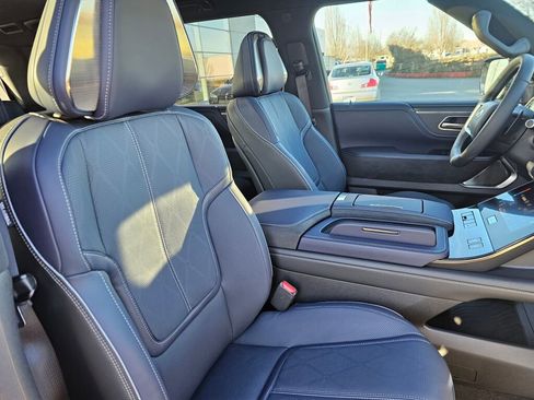 New 2026 INFINITI QX80 4WD image 12