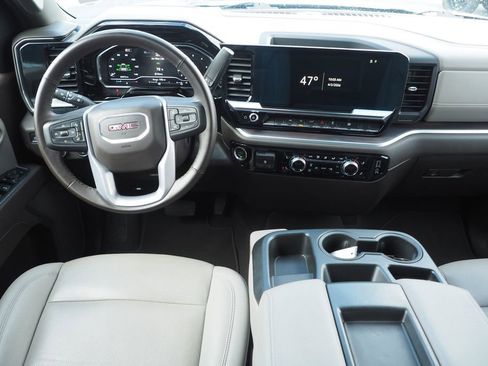 Used 2025 GMC Sierra 1500 SLT AWD/4WD image 16