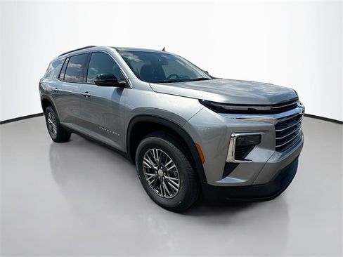 New 2026 Chevrolet Traverse LT w/ LPO, Floor Liner Package image 5