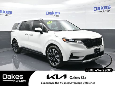 Used 2024 Kia Carnival EX image 1