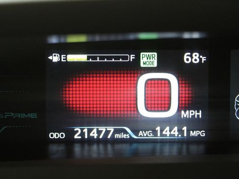 Used 2019 Toyota Prius Prime Plus FWD image 19