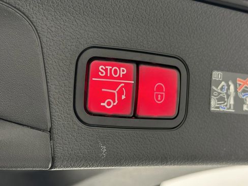 Certified 2025 Mercedes-Benz GLS 450 4MATIC w/ Pinnacle Trim Package image 21