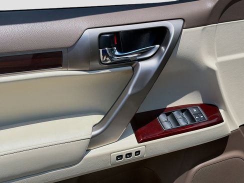 Used 2018 Lexus GX 460 Premium AWD/4WD image 14