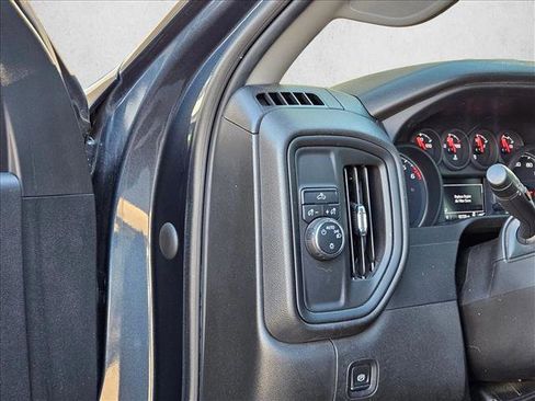 Used 2022 Chevrolet Silverado 1500 Custom image 11