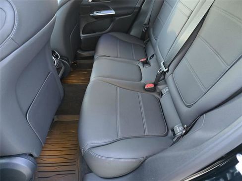 Certified 2026 Mercedes-Benz GLC 300 4MATIC image 18