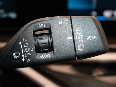 Used 2025 BMW X5 xDrive50e AWD/4WD image 28