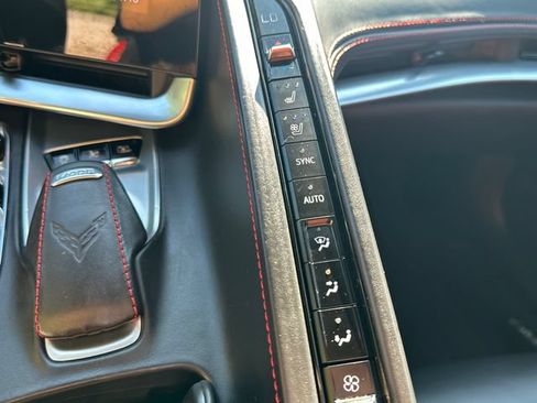 Used 2022 Chevrolet Corvette Stingray Premium Cpe w/ Z51 Performance Package RWD image 27