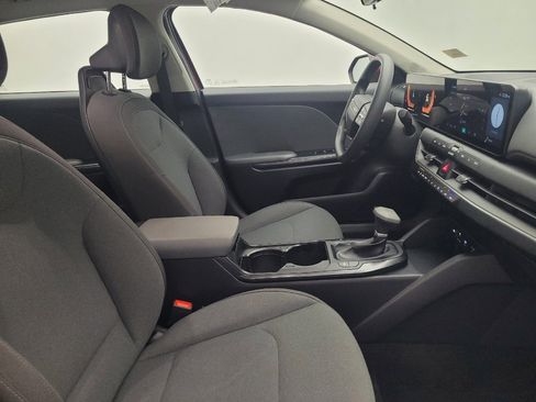 Used 2025 Kia K4 FWD image 21