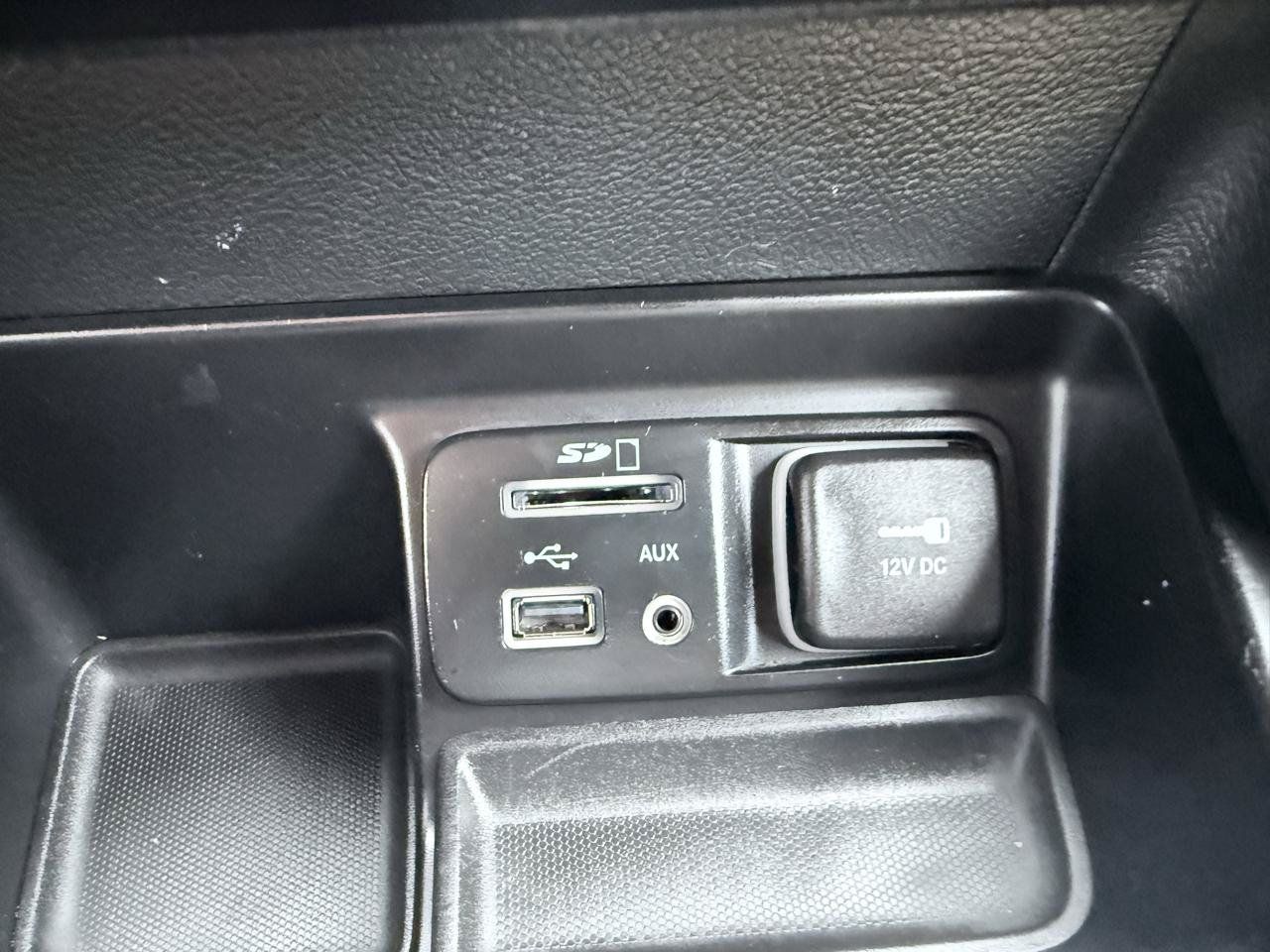 Used 2016 Jeep Cherokee Limited FWD image 17