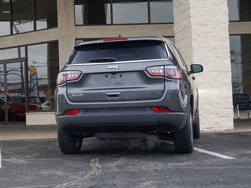 Used 2023 Jeep Compass Sport image 6