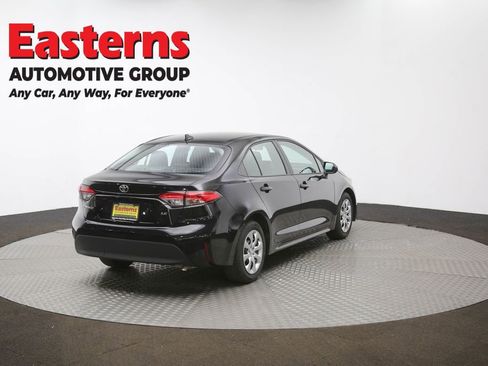 Used 2025 Toyota Corolla LE image 40