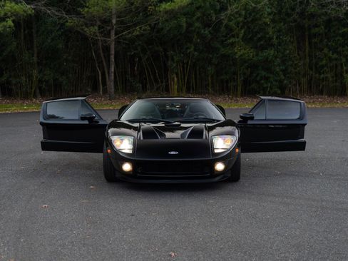 Used 2005 Ford GT RWD image 33