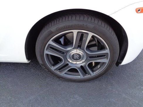 Used 2017 Rolls-Royce Ghost image 8